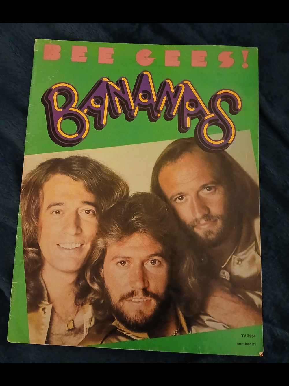 Bee Gees "Bananas" Magazine -1978 # 21 Charlies Angels.Barry Manilow. Earth Wind